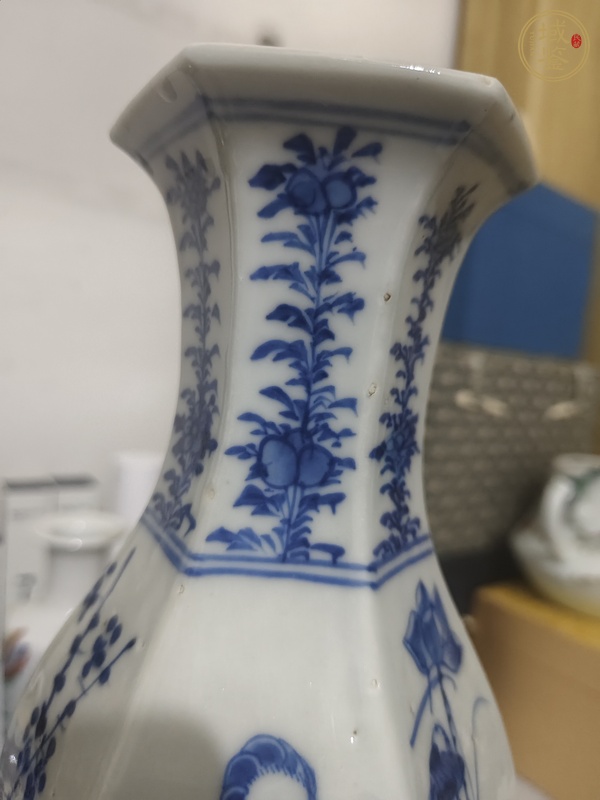 古玩陶瓷仕女紋青花瓶真品鑒賞圖