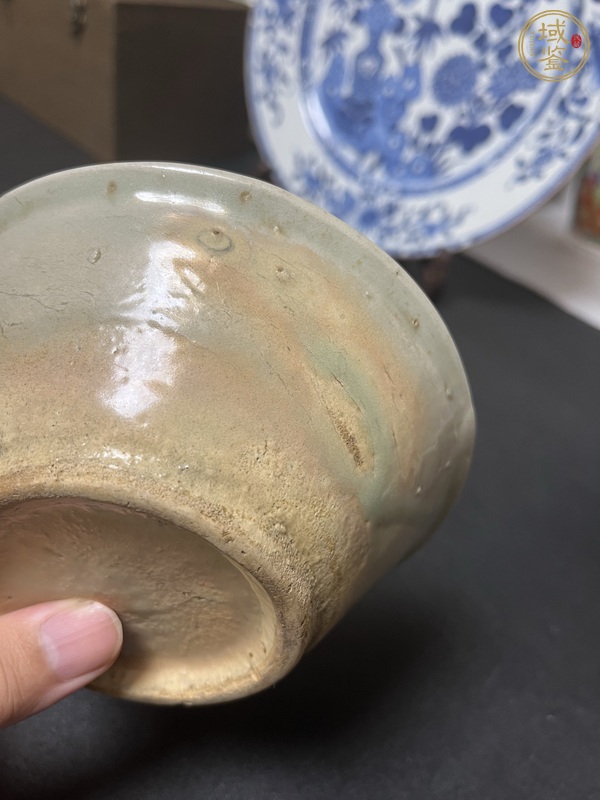 古玩陶瓷龍泉窯系青釉茶碗真品鑒賞圖