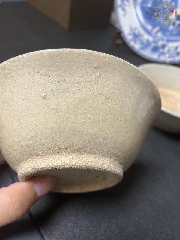 古玩陶瓷龍泉窯系青釉茶碗真品鑒賞圖