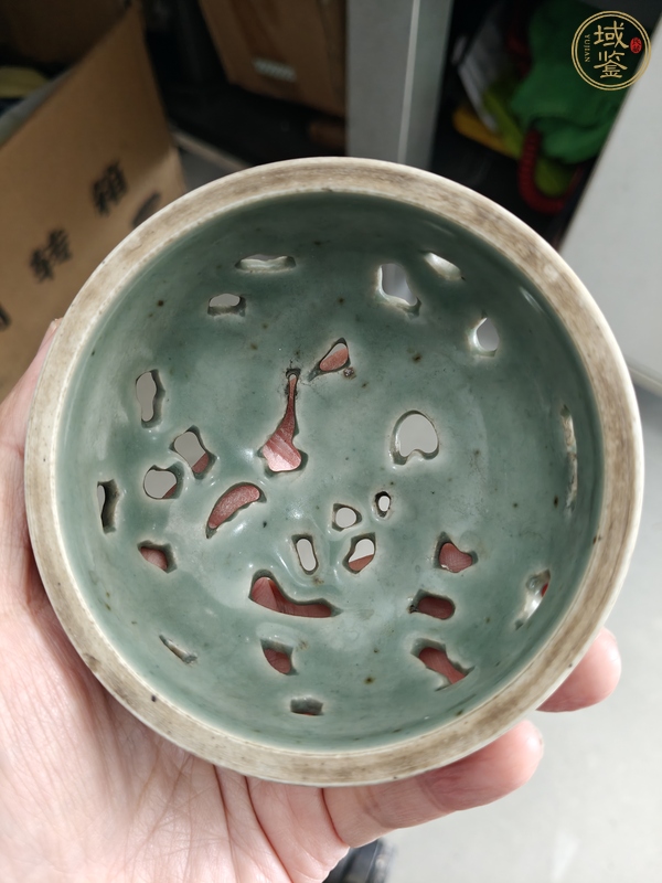 古玩陶瓷豆青釉熏爐真品鑒賞圖