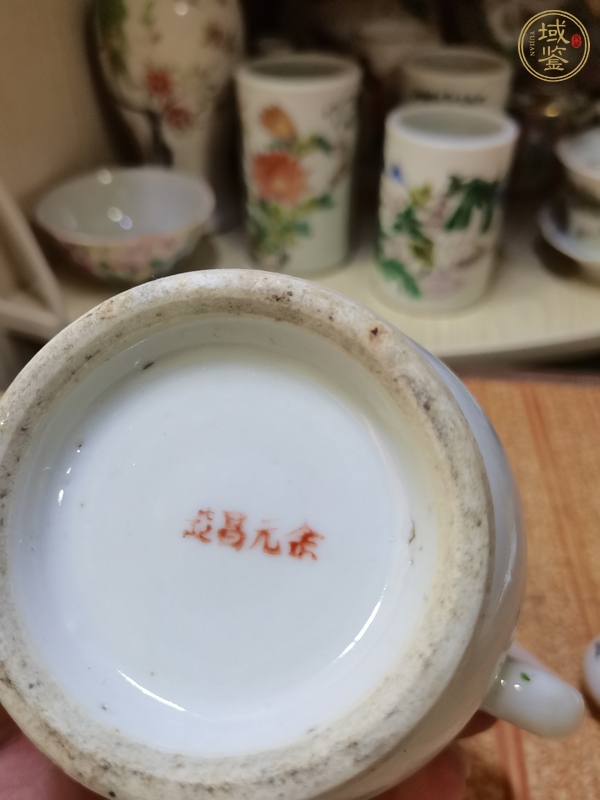 古玩陶瓷仕女紋粉彩執(zhí)壺真品鑒賞圖