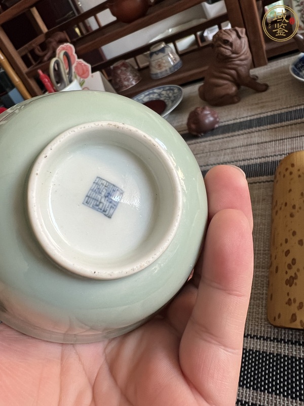 古玩陶瓷清中期豆青青花真品鑒賞圖