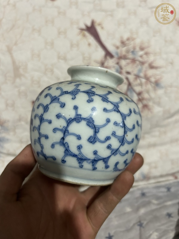 古玩陶瓷纏枝花囍字紋青花石榴尊真品鑒賞圖