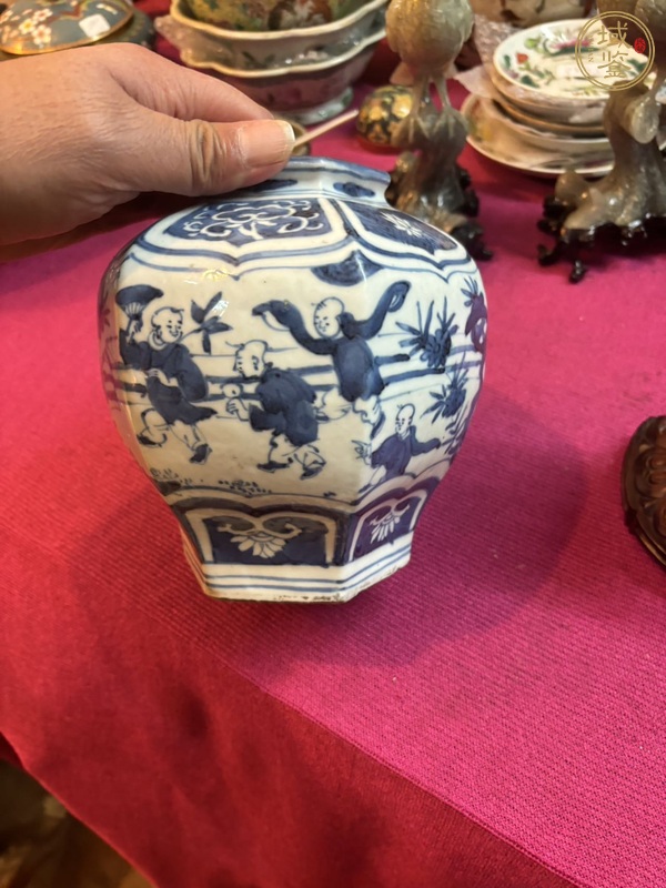 古玩陶瓷嬰戲紋青花罐真品鑒賞圖