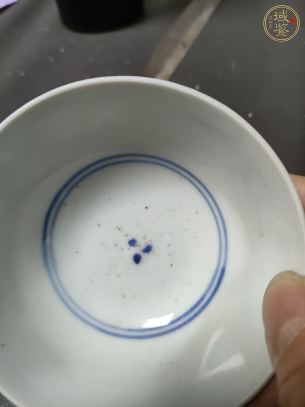 古玩陶瓷花卉紋青花茶圓真品鑒賞圖