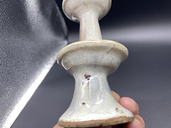 古玩陶瓷清末民初·石灣哥釉小燭臺(tái)拍賣,當(dāng)前價(jià)格330元