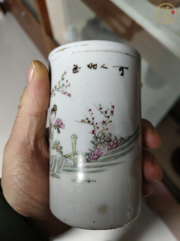 古玩陶瓷粉彩桃花美女圖筆筒真品鑒賞圖