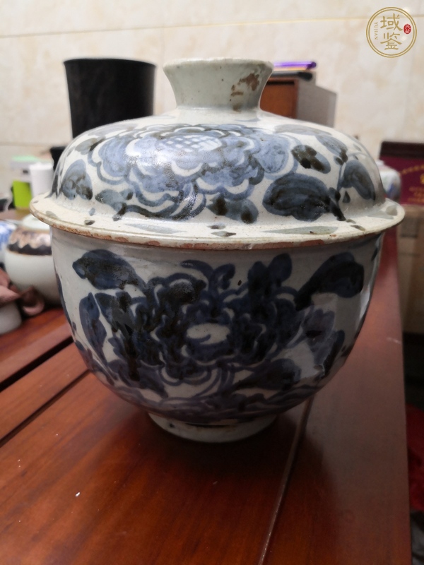 古玩陶瓷青花花卉紋蓋缸真品鑒賞圖