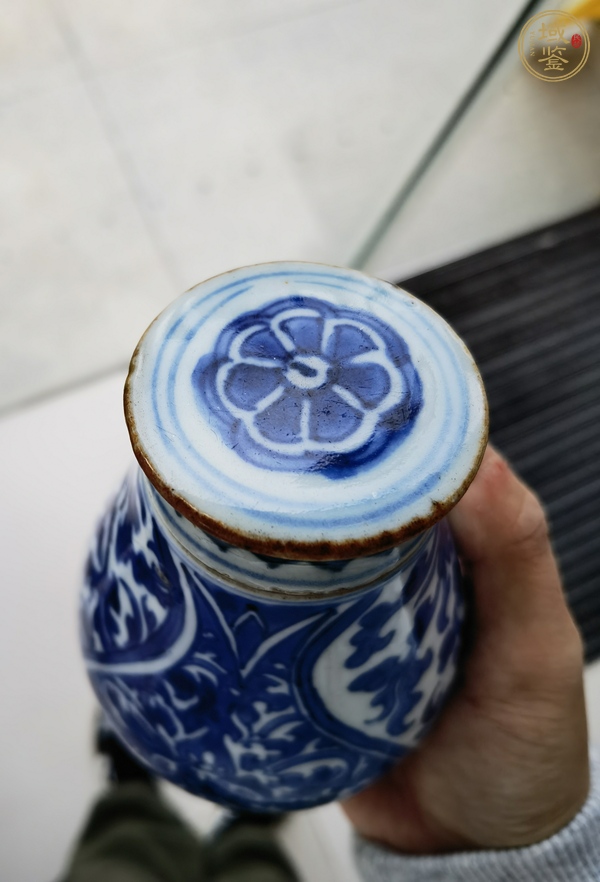 古玩陶瓷青花花卉紋琵琶尊真品鑒賞圖