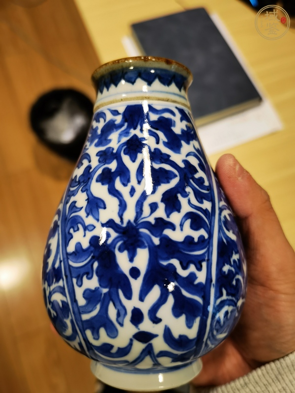 古玩陶瓷青花花卉紋琵琶尊真品鑒賞圖