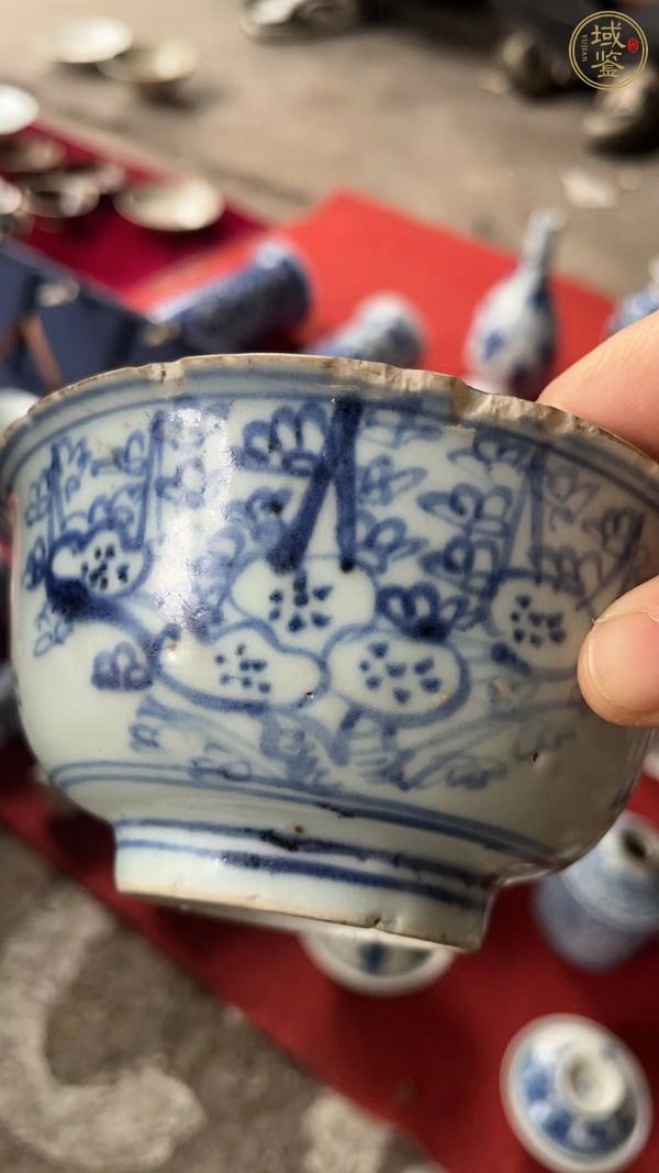 古玩陶瓷青花花卉墩式碗真品鑒賞圖