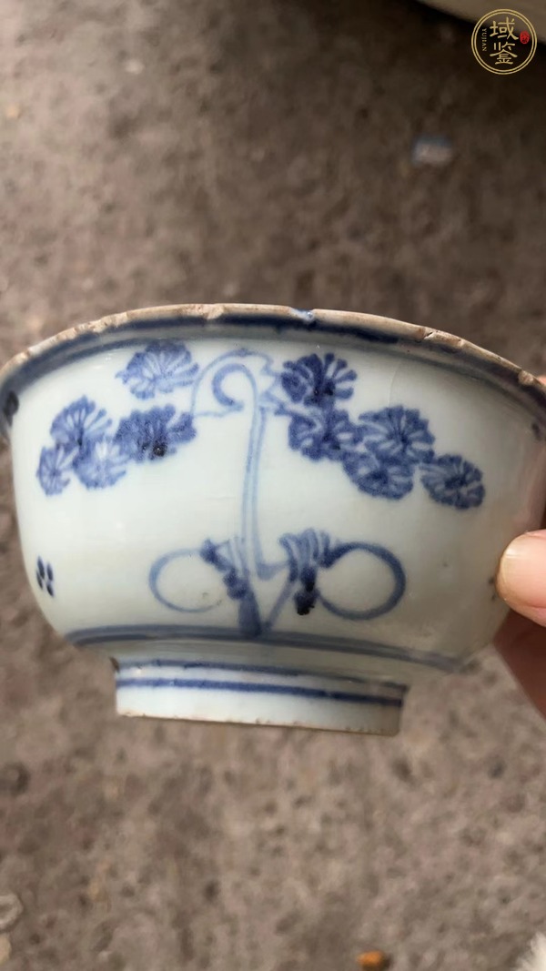 古玩陶瓷青花花卉墩式碗真品鑒賞圖