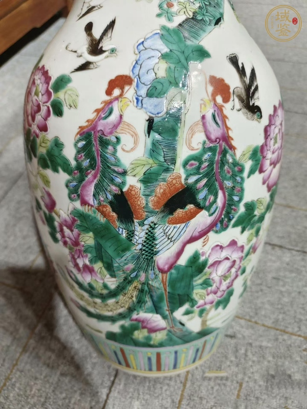 古玩陶瓷粉彩百鳥朝鳳紋瓶真品鑒賞圖