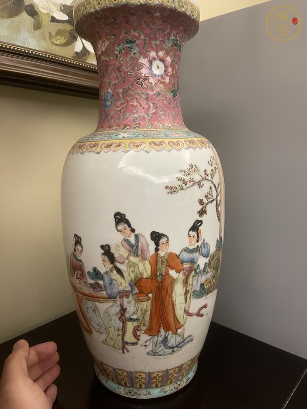 古玩陶瓷人物紋盤口瓶真品鑒賞圖