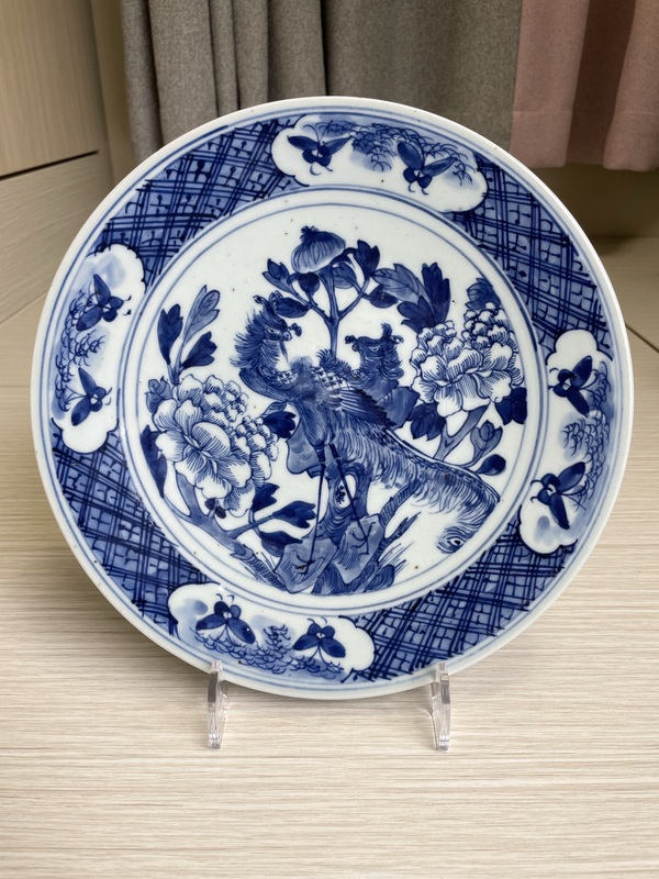 古玩陶瓷清中期 精品青花洞石雙鳳穿牡丹花蝶紋盤拍賣,當前價格3500元