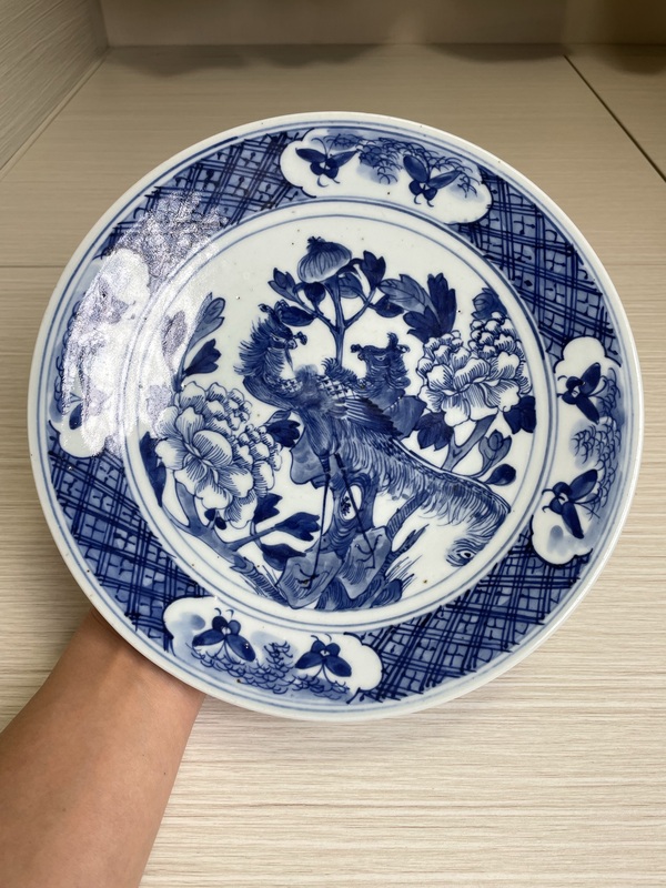 古玩陶瓷清中期 精品青花洞石雙鳳穿牡丹花蝶紋盤拍賣,當前價格3500元