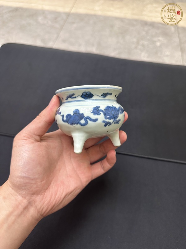 古玩陶瓷花卉紋青花香爐真品鑒賞圖