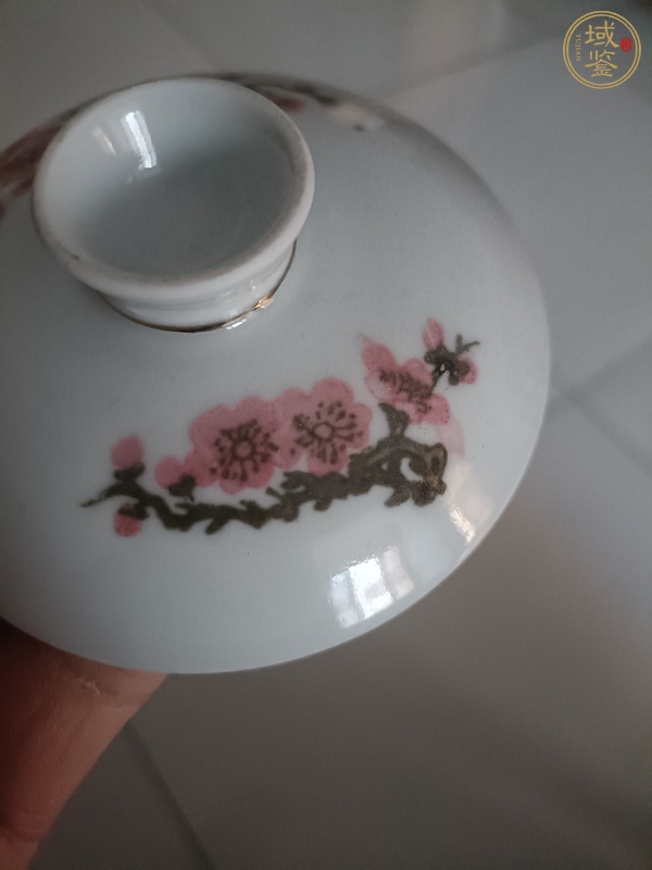 古玩陶瓷梅紋杯真品鑒賞圖