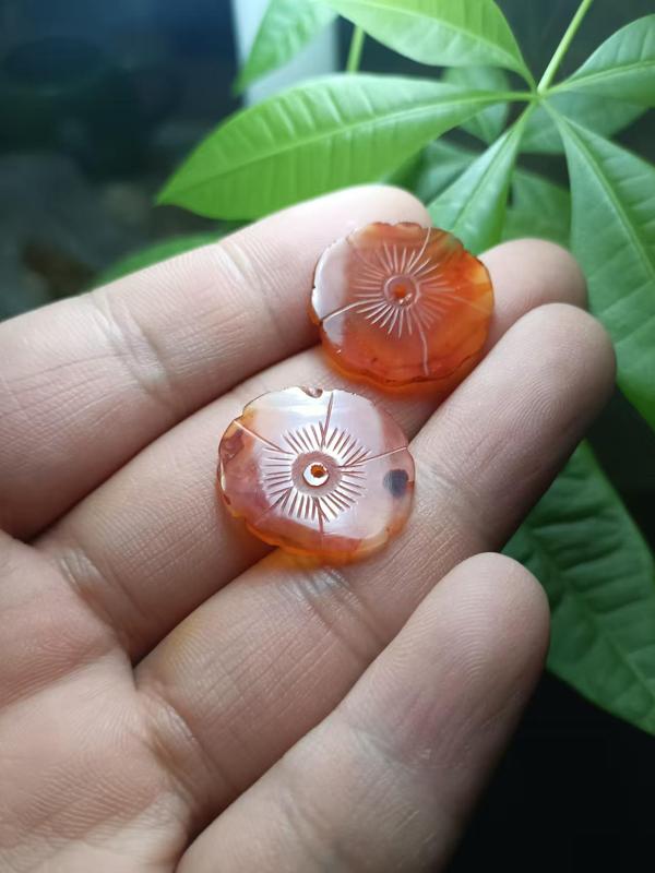 古玩玉器（隨單送禮品）清代天然紅瑪瑙“花片”拍賣，當前價格100元