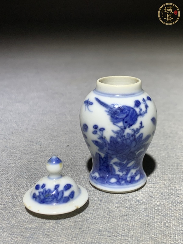 古玩陶瓷花鳥紋青花蓋瓶真品鑒賞圖