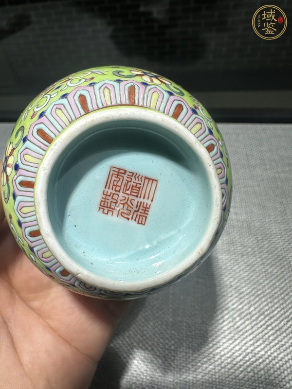 古玩陶瓷粉彩纏枝福壽紋杯真品鑒賞圖