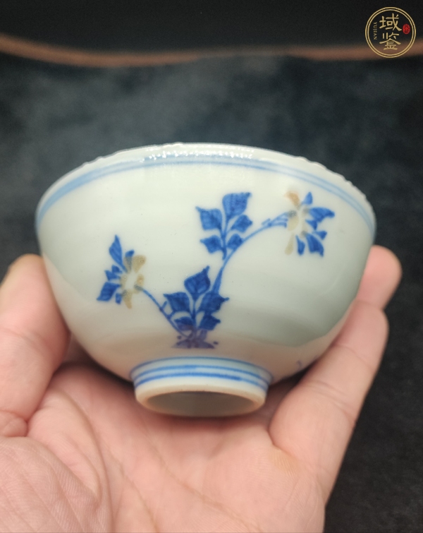 古玩陶瓷青花釉里紅花卉紋茶碗真品鑒賞圖