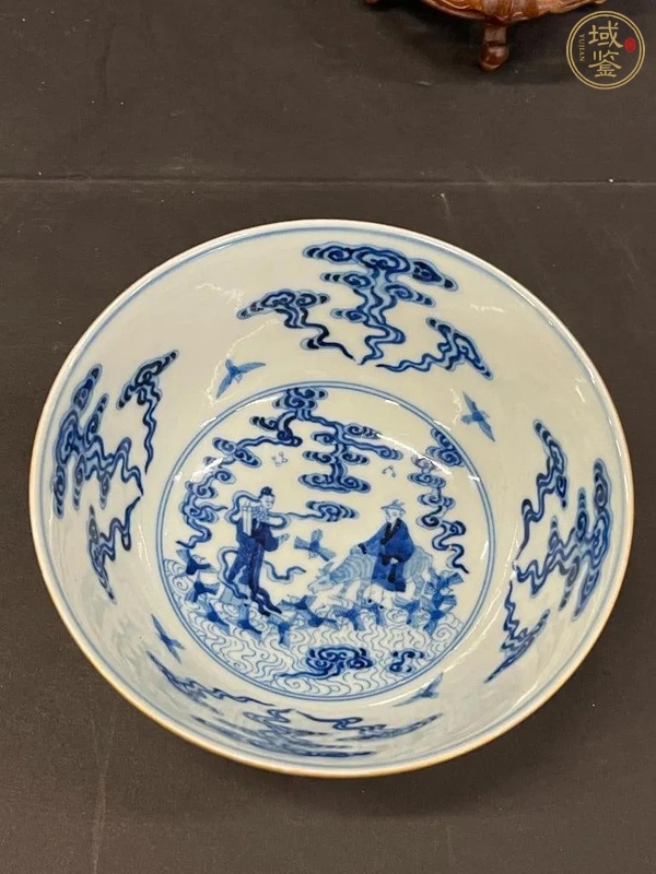 古玩陶瓷外粉彩內(nèi)青花碗真品鑒賞圖