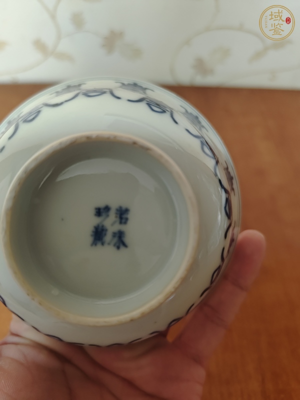 古玩陶瓷壽字紋青花蓋碗真品鑒賞圖