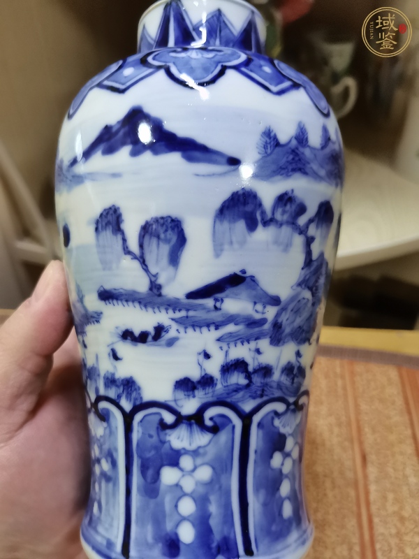 古玩陶瓷山水紋青花雞腿蓋瓶真品鑒賞圖