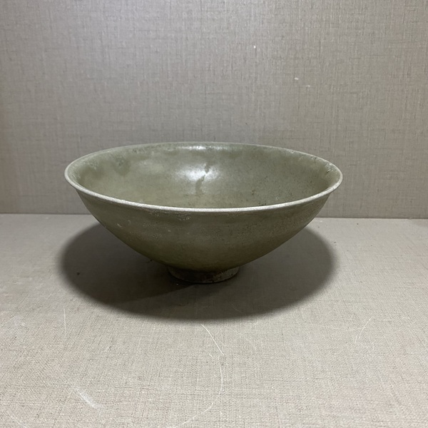 古玩陶瓷龍泉青瓷斗笠碗拍賣,當前價格2300元
