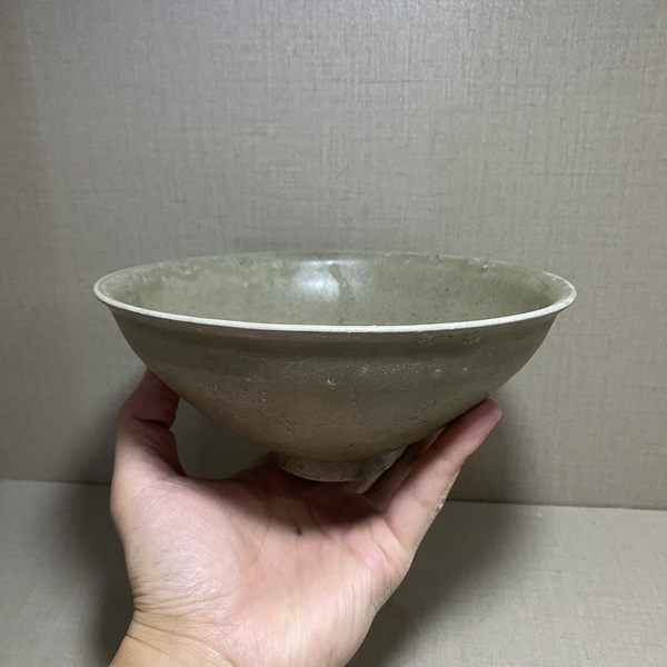 古玩陶瓷龍泉青瓷斗笠碗拍賣,當前價格2300元