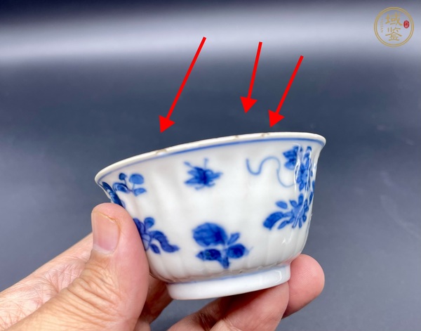 古玩陶瓷青花花卉紋瓜棱杯真品鑒賞圖