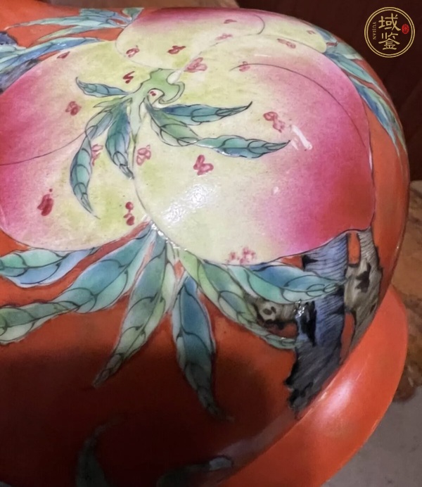 古玩陶瓷珊瑚紅釉粉彩折枝花卉紋膽式瓶真品鑒賞圖