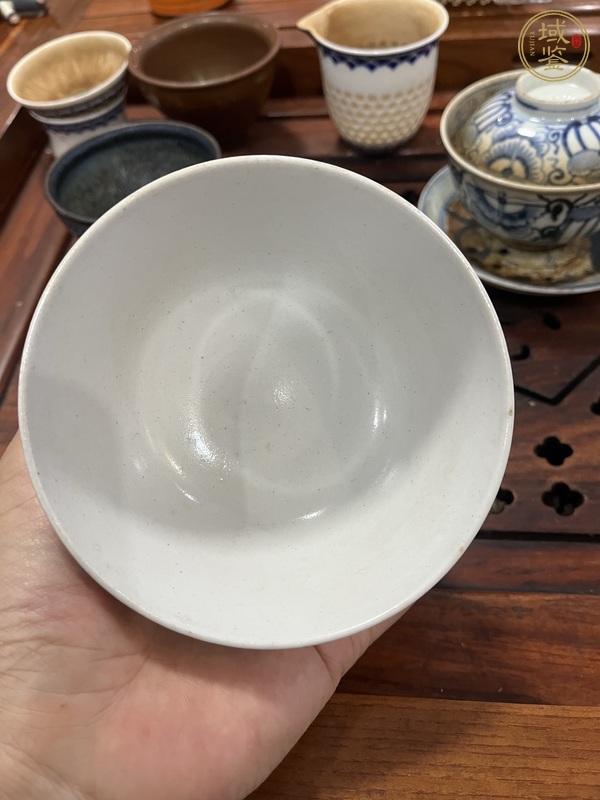 古玩陶瓷白釉茶碗真品鑒賞圖