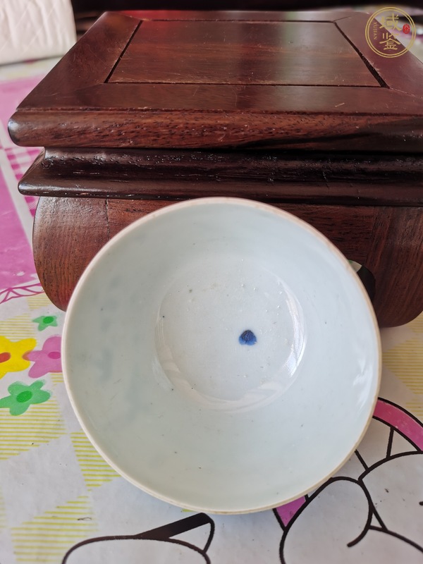 古玩陶瓷青花魚藻紋茶杯真品鑒賞圖