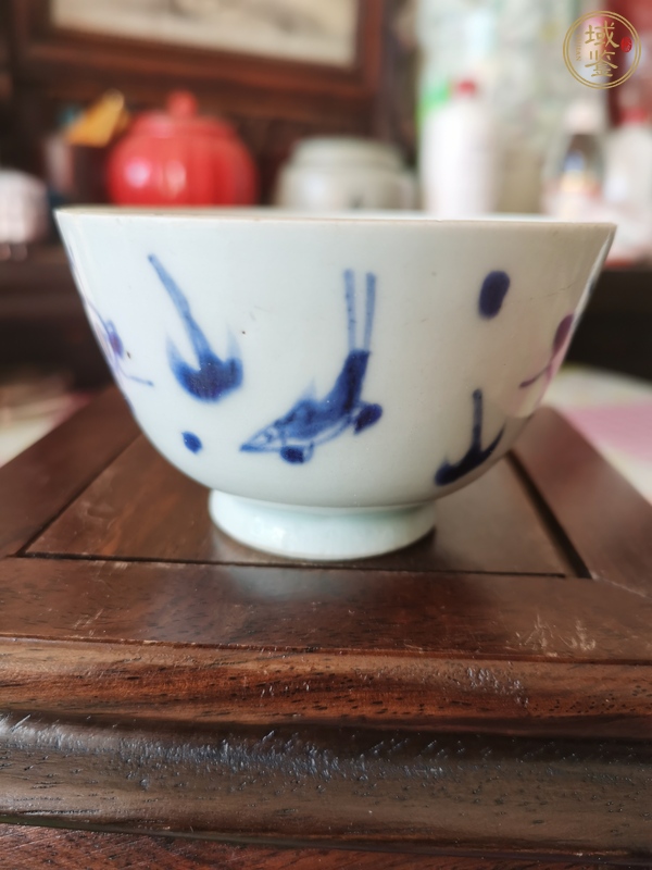 古玩陶瓷青花魚藻紋茶杯真品鑒賞圖