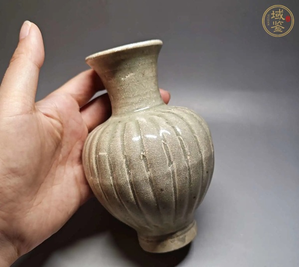 古玩陶瓷景德鎮(zhèn)青白瓷瓜棱瓶真品鑒賞圖