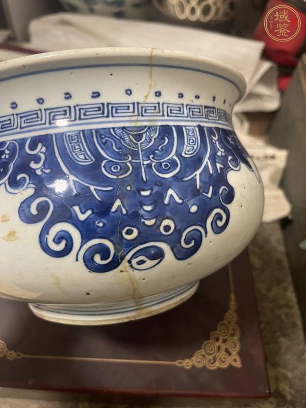 古玩陶瓷青花饕餮紋香爐真品鑒賞圖