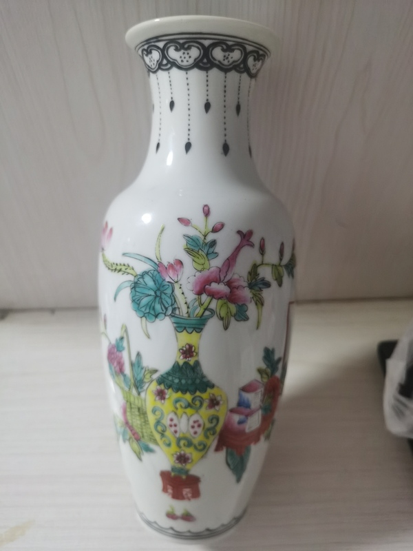 古玩陶瓷粉彩博古圖撇口瓶拍賣,當前價格2800元