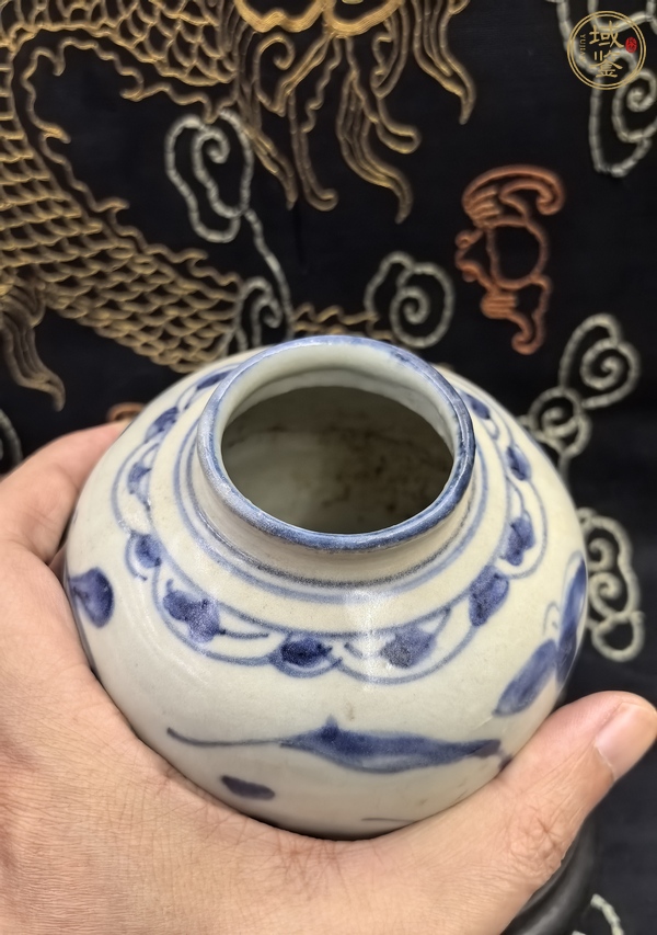 古玩陶瓷青花花鳥(niǎo)紋蓋罐真品鑒賞圖