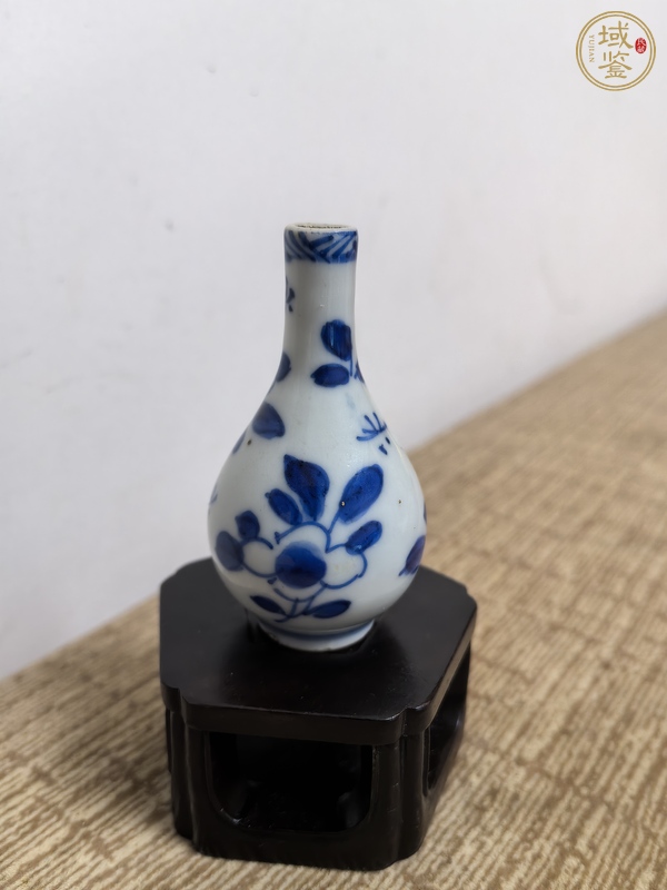 古玩陶瓷青花小瓶真品鑒賞圖