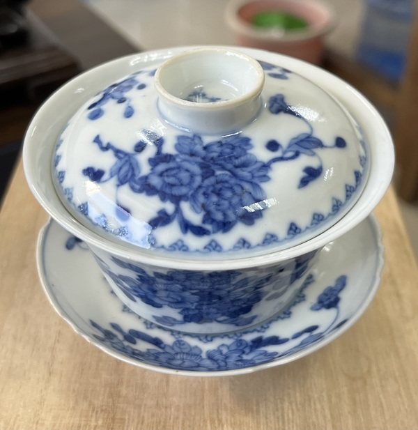 古玩陶瓷青花花卉紋蓋碗拍賣(mài)，當(dāng)前價(jià)格5800元