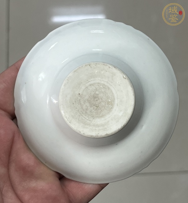 古玩陶瓷青花花卉紋蓋碗真品鑒賞圖