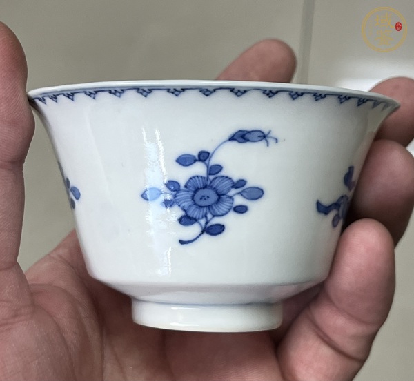 古玩陶瓷青花花卉紋蓋碗真品鑒賞圖