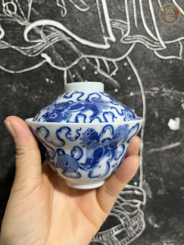 古玩陶瓷青花獅子滾繡球紋蓋碗真品鑒賞圖