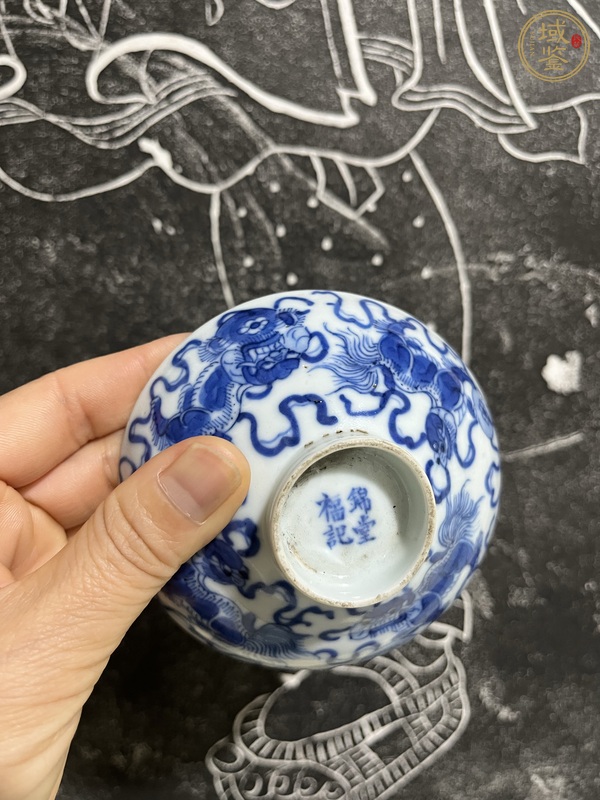 古玩陶瓷青花獅子滾繡球紋蓋碗真品鑒賞圖