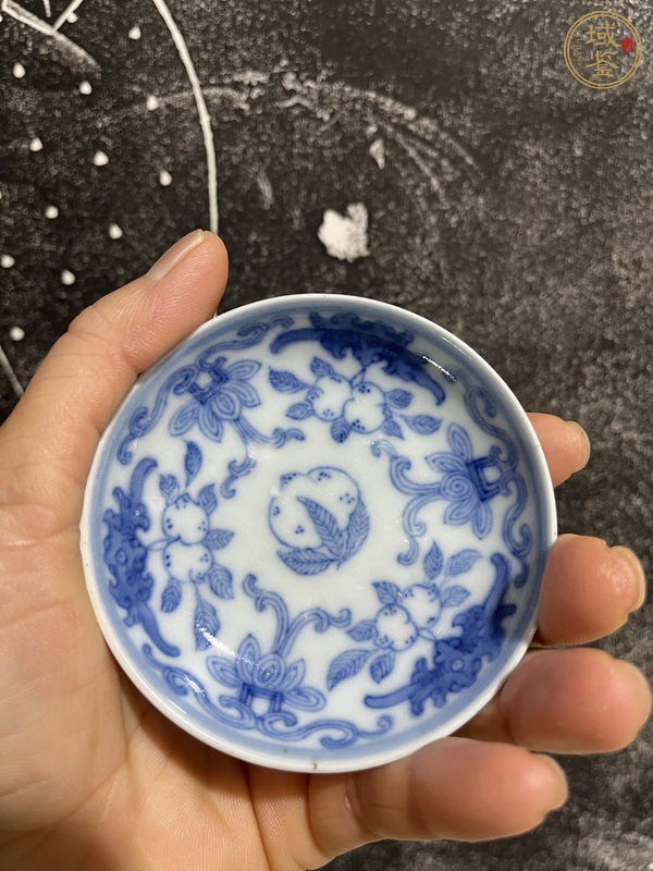 古玩陶瓷青花三多紋盤真品鑒賞圖