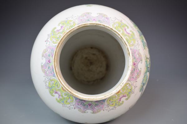 古玩陶瓷清晚期粉彩五倫圖將軍罐拍賣,當(dāng)前價格20000元
