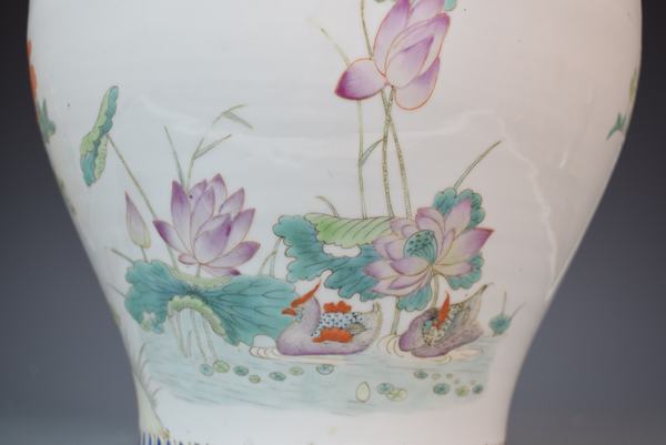 古玩陶瓷清晚期粉彩五倫圖將軍罐拍賣,當(dāng)前價格20000元