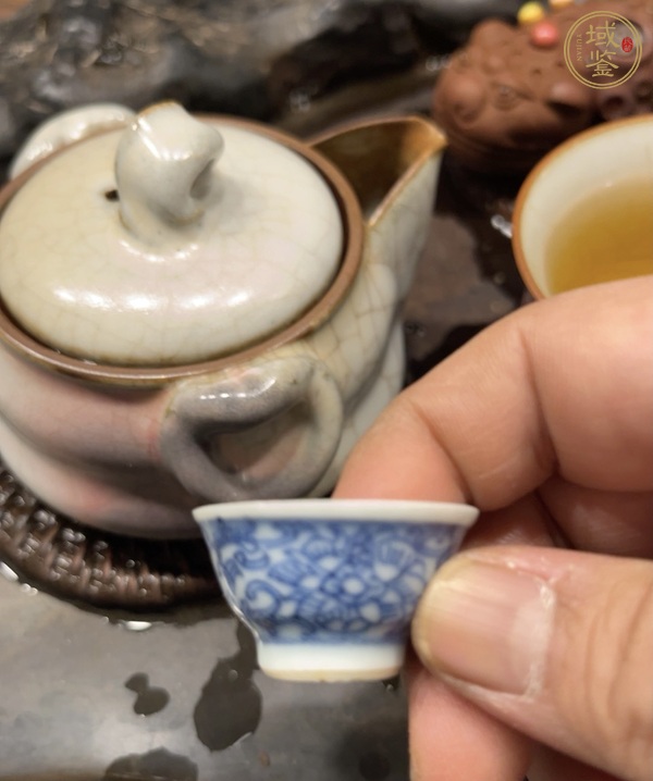 古玩陶瓷青花淡描花卉紋杯真品鑒賞圖